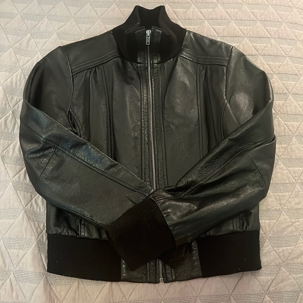 Tex by Max Azria Cropped Black Leather Jacket Women’s Size Medium